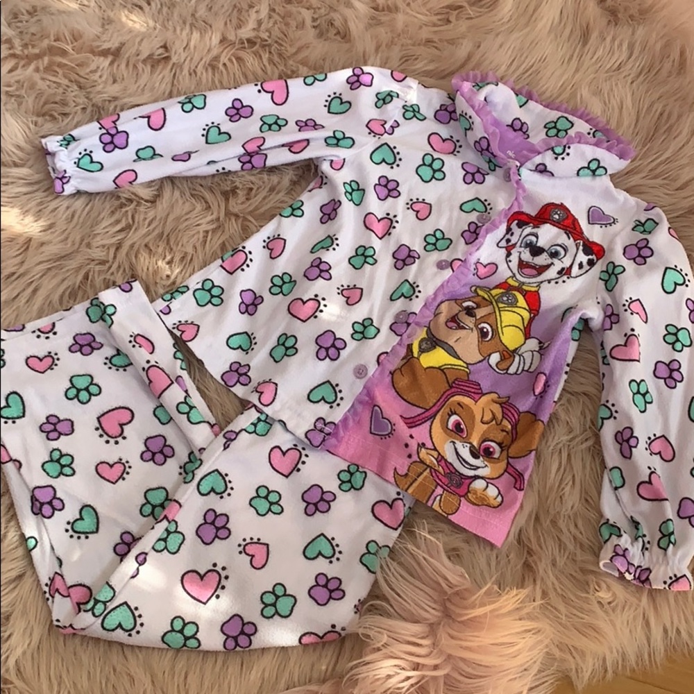 Adorable. Paw Patrol fleece 2pc Jammies